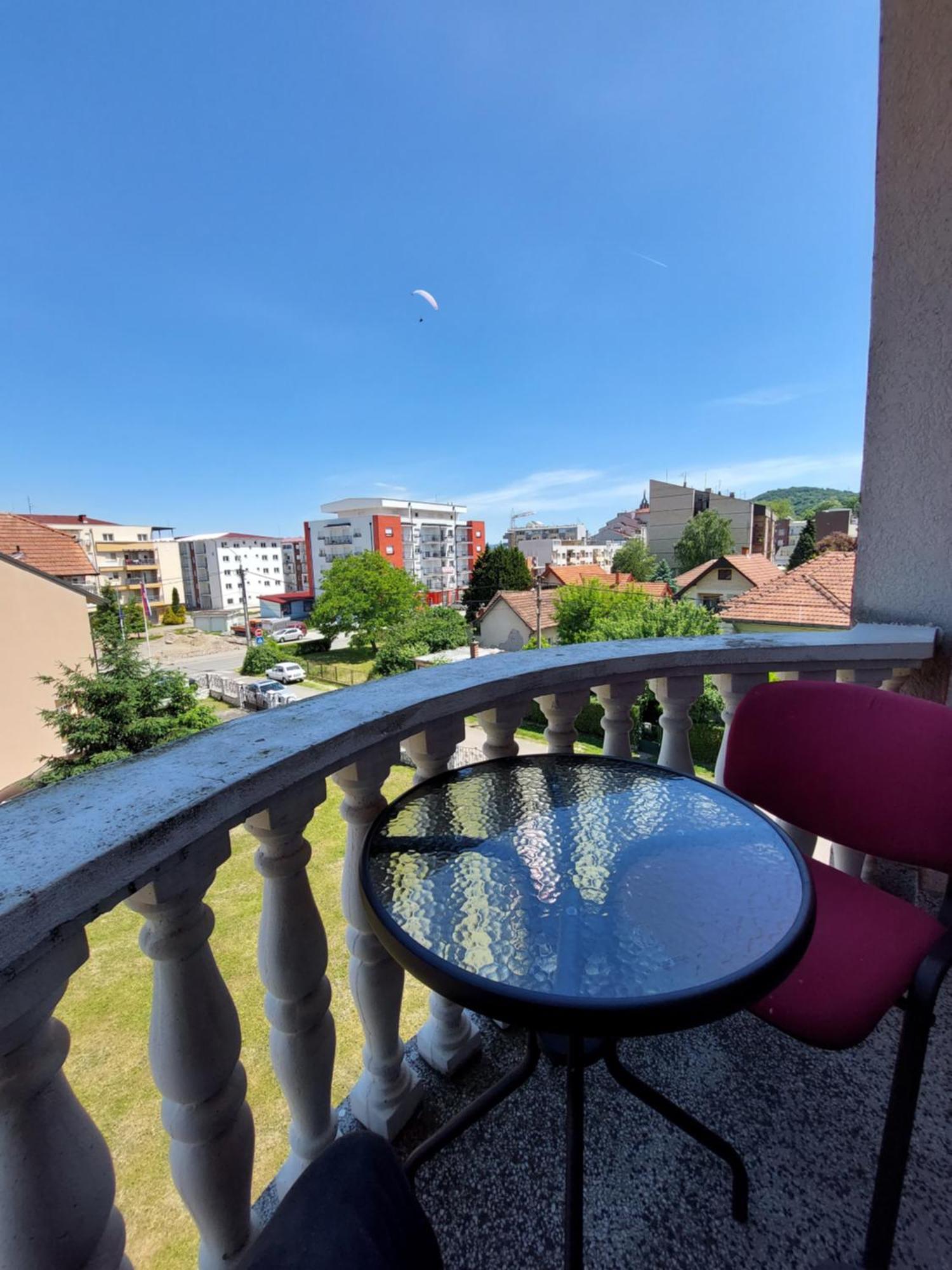 Aleks Sobe Otel Banja Koviljača Oda fotoğraf